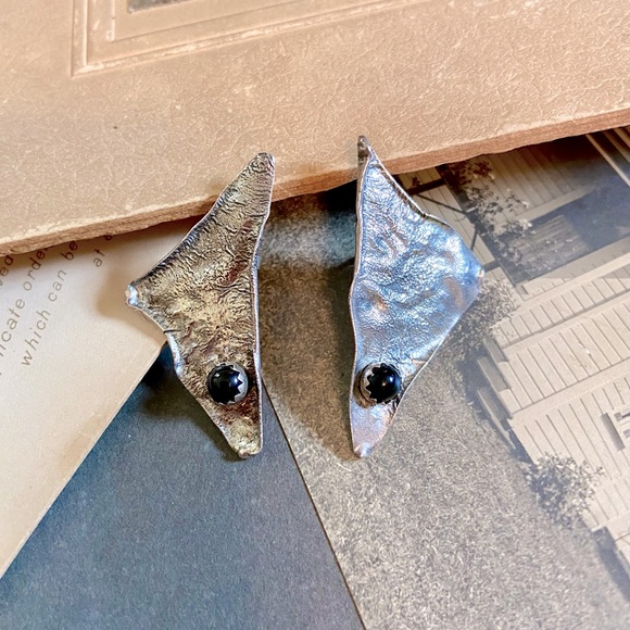 Artisan Made Sterling & Black Onyx Liquid Textured Triangle Pierced Earrings. - Picture 4 of 13